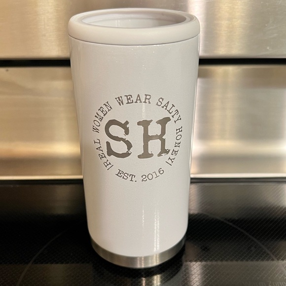 Salty honey skinny can cooler - Picture 1 of 1